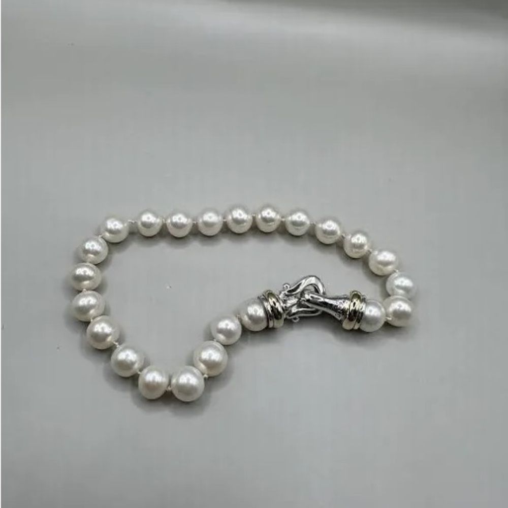 David Yurman  White Pearl Bracelet with sterling silver clasp.